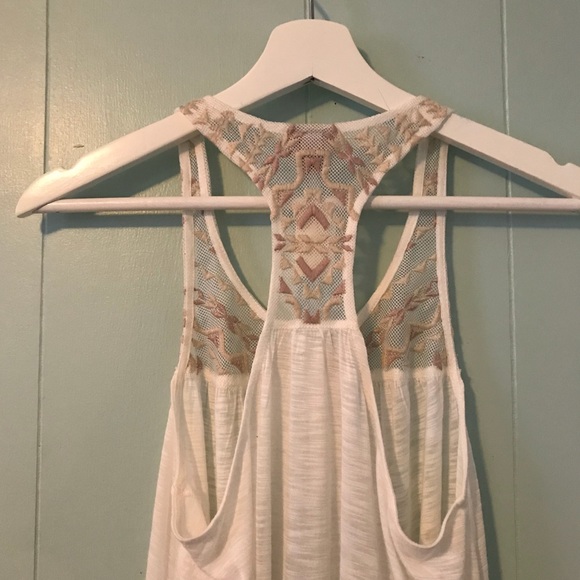 Flowy white embroidered top - Picture 3 of 5